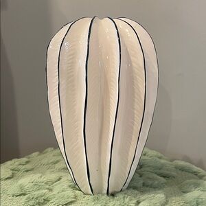 Elegant White and Blue  Ceramic Vase star fruit design